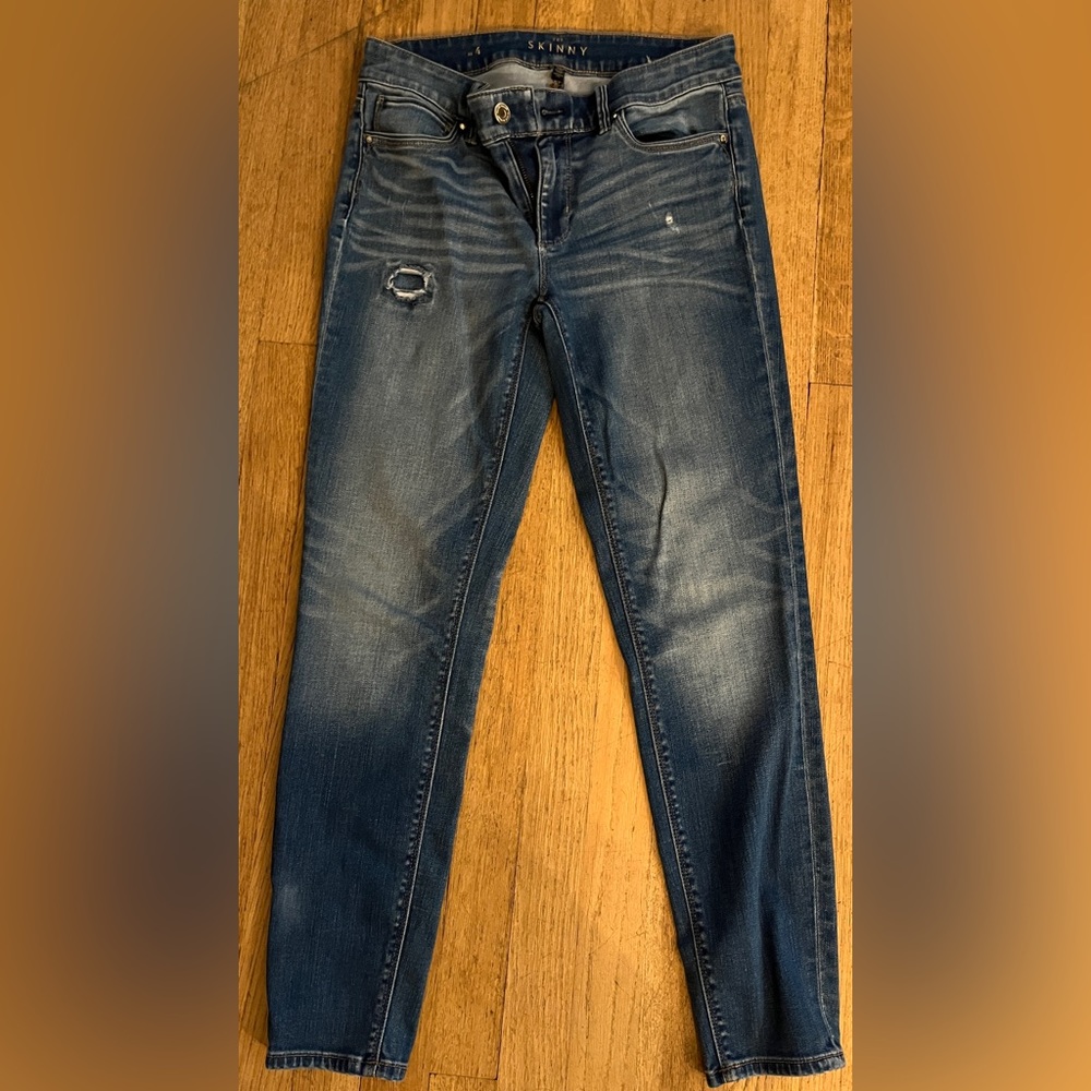 White House Black Market blue jeans. The skinny ankle. Size 4.